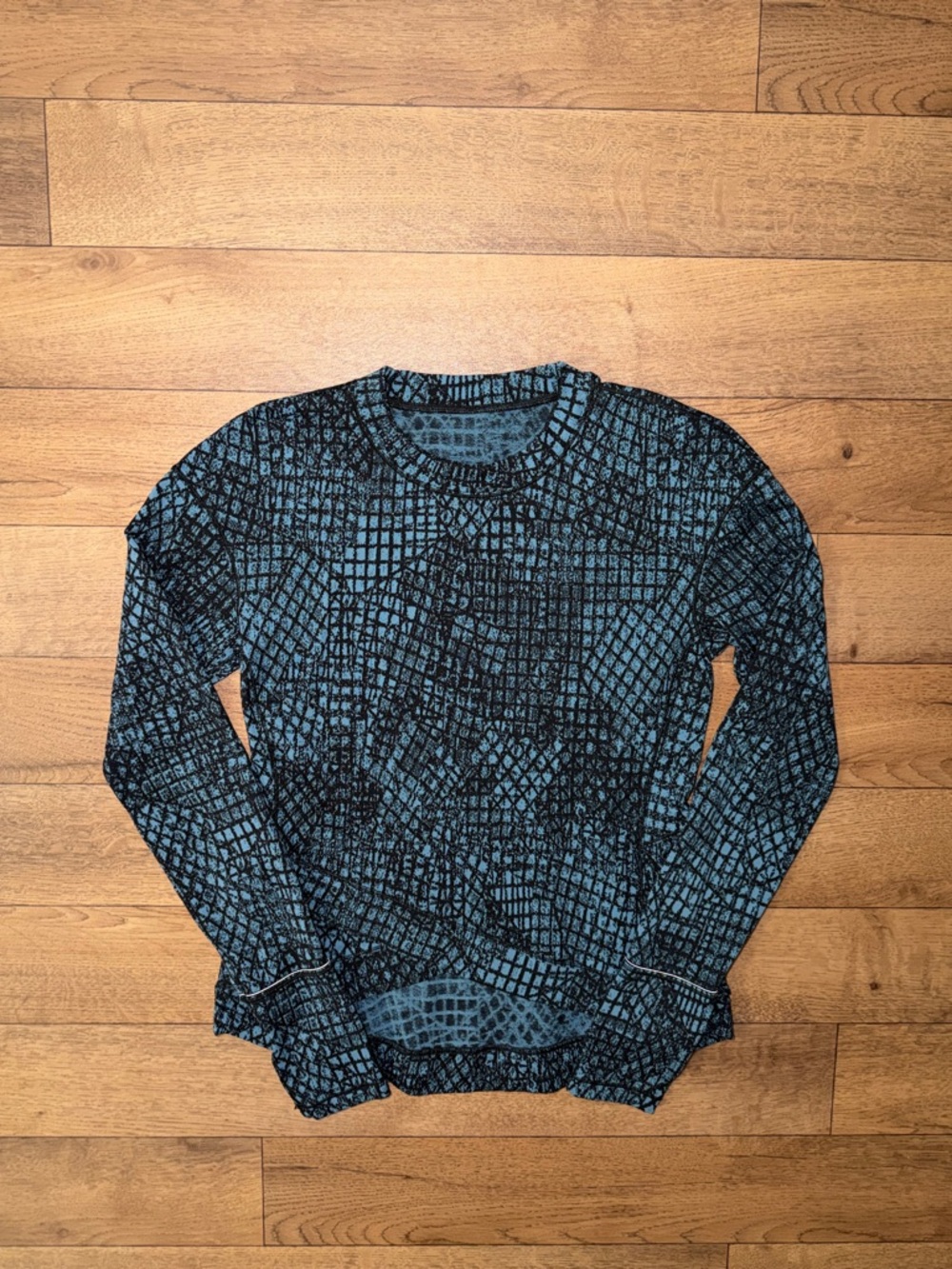 Lululemon Size Medium Close to Crossing Long Sleeve *Jacquard Tectonic Shipmate